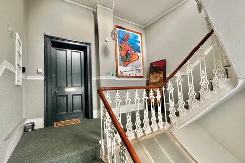 Flat A, 41 Augusta Gardens, Folkestone, CT20 2RS
