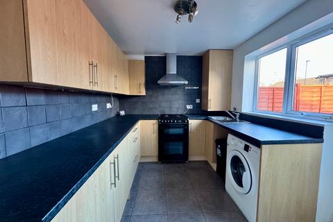 2 bedroom terraced house to rent, Cranwell Court, Newcastle Upon Tyne NE3