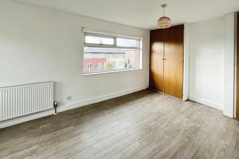 2 bedroom end of terrace house to rent, Denfield Avenue, West Yorkshire HX3