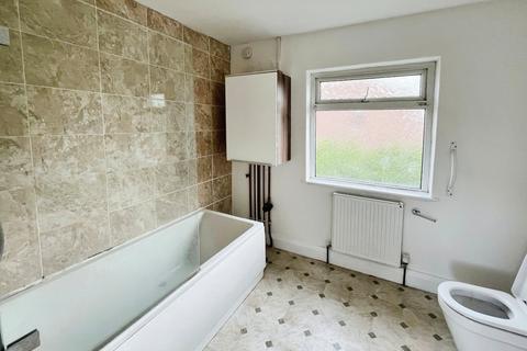 2 bedroom end of terrace house to rent, Denfield Avenue, West Yorkshire HX3