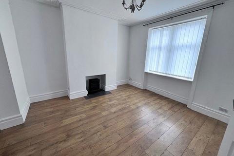 3 bedroom terraced house to rent, Frazer Terrace, Gateshead NE10