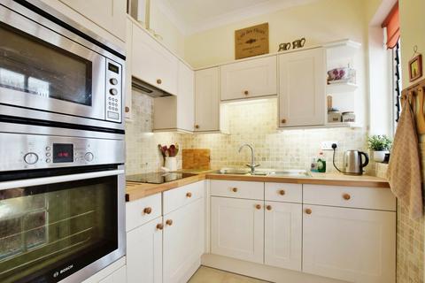 4 bedroom end of terrace house for sale, Highfield, Greater Manchester M33
