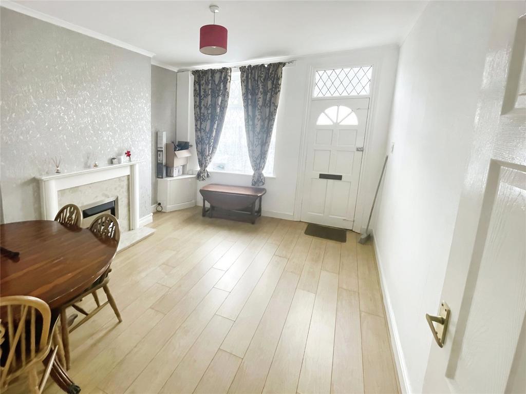 Parkfield Road, West Midlands WV4 3 bed terraced house to rent £900
