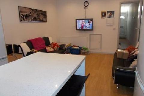 8 bedroom house share to rent, Birmingham B29