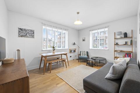 2 bedroom flat to rent, Limes Gardens, SW18