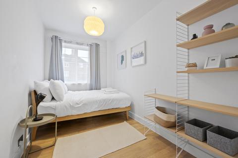 2 bedroom flat to rent, Limes Gardens, SW18