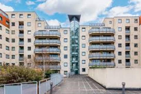 3 bedroom apartment to rent, Wards Wharf Approach, London E16