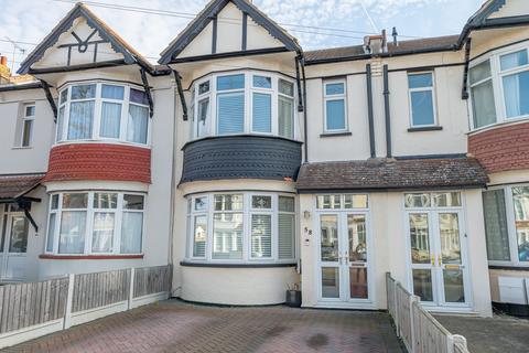 3 bedroom terraced house for sale, Lovelace Gardens, Southend-On-Sea, SS2