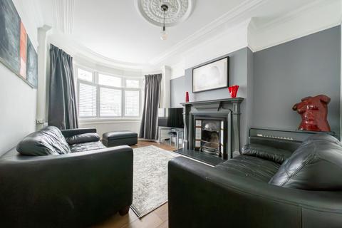 3 bedroom terraced house for sale, Lovelace Gardens, Southend-On-Sea, SS2