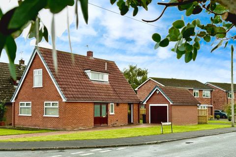 3 bedroom detached house for sale, Rosehill Avenue, Oswestry SY11