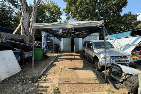 Garage to rent, Avon Path, South Croydon CR2