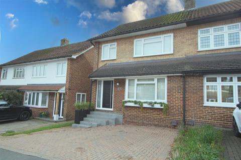 48 Hillside Road, Billericay, CM11 2BX