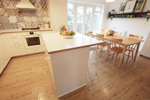 48 Hillside Road, Billericay, CM11 2BX