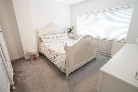 48 Hillside Road, Billericay, CM11 2BX