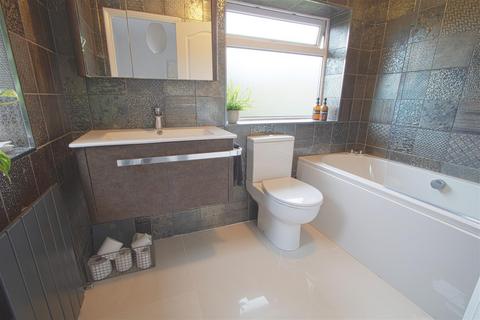 48 Hillside Road, Billericay, CM11 2BX