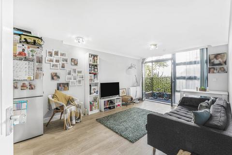 2 bedroom apartment for sale, Maltings Close, London, E3