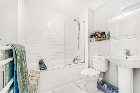 2 bedroom apartment for sale, Maltings Close, London, E3