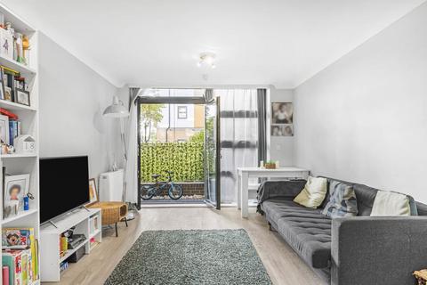 2 bedroom apartment for sale, Maltings Close, London, E3