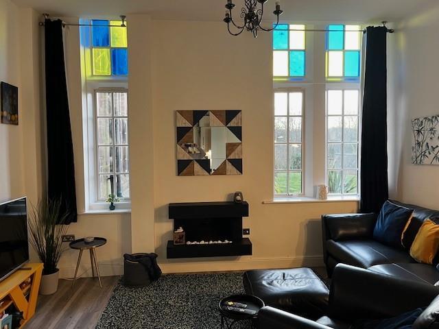 Lounge 2.jpg