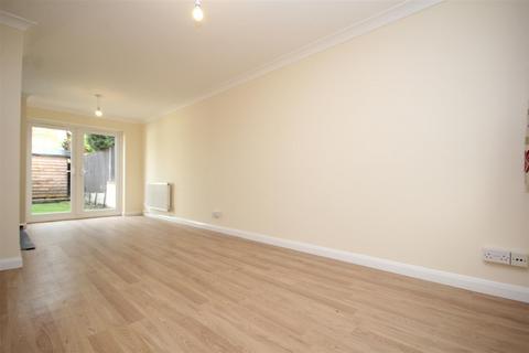 2 bedroom house for sale, Tamarind Close, Guildford, Surrey