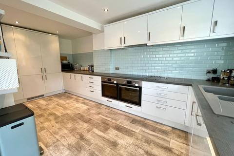 15 Bach Mill Drive, Birmingham, B28 0XN