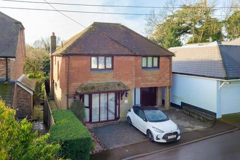 4 bedroom detached house for sale, Hill Green Road, Stockbury