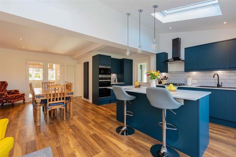 3 bedroom detached house for sale, Alma Road, Eton Wick, Windsor