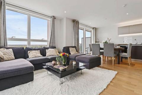 3 bedroom apartment for sale, Pump House Crescent, Kew Bridge, Brentford, London, TW8