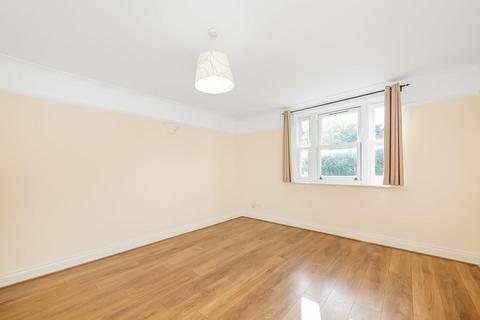 2 bedroom apartment for sale, Lewisham Way, Brockley, SE4