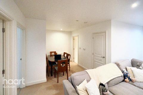 2 bedroom apartment to rent, North Street, Windsor