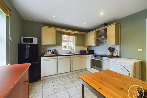 2 bedroom flat for sale, Teale Court, Chapel Allerton, Leeds