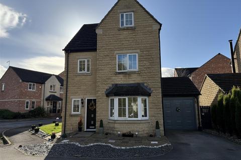 4 bedroom detached house for sale, Calder View, Mirfield WF14