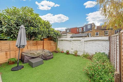 4 bedroom semi-detached house for sale, South Western Road, St Margarets Village