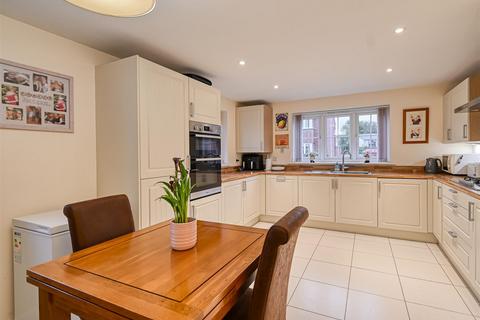 4 bedroom detached house for sale, 18 Hodgson Road, Shifnal