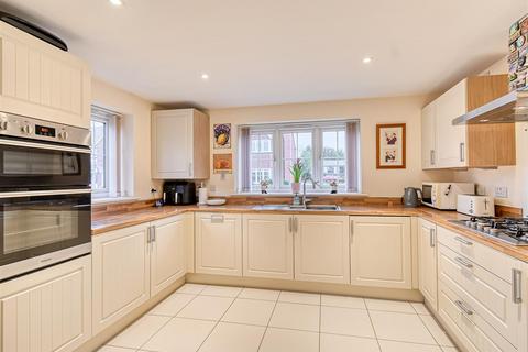 4 bedroom detached house for sale, 18 Hodgson Road, Shifnal