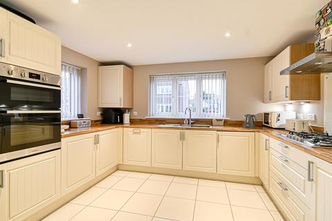 4 bedroom detached house for sale, 18 Hodgson Road, Shifnal