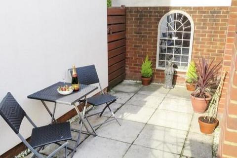 1 bedroom ground floor flat for sale, Palmiera Avenue, Hove