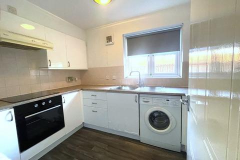 2 bedroom flat to rent, Sir William Wallace Court, Larbert, FK5