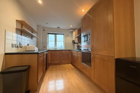 3 bedroom apartment to rent, Alexandra Road, Manchester