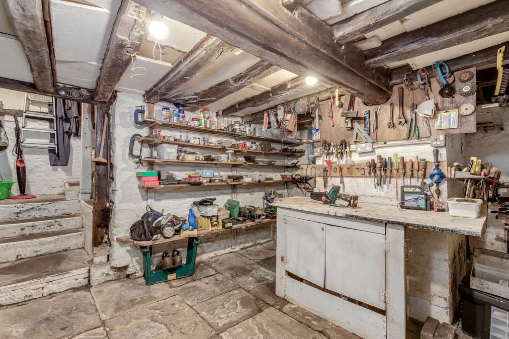 Garage/workshop