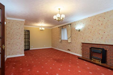 16 Barley Garth, Burton Pidsea, Hull, HU12 9AF
