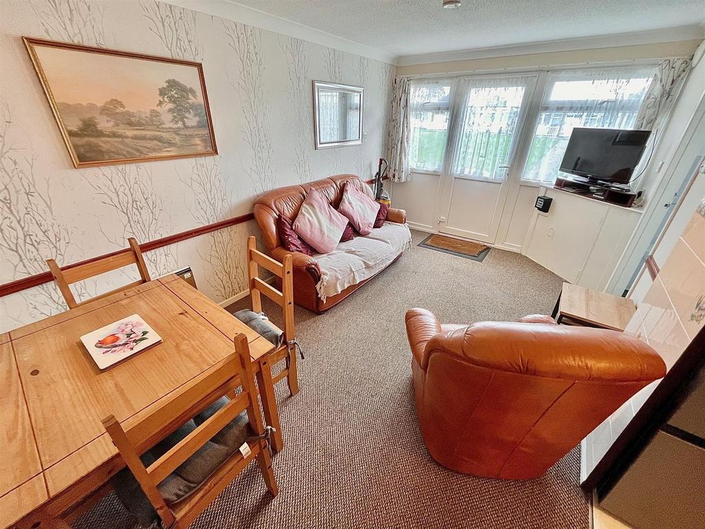 Open Plan Living Room/Dining Area