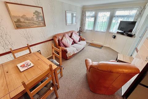 2 bedroom house for sale, Beach Road, Hemsby