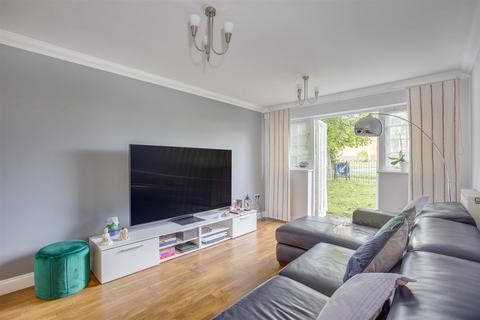 2 bedroom flat for sale, Sheridan Court, High Wycombe HP12