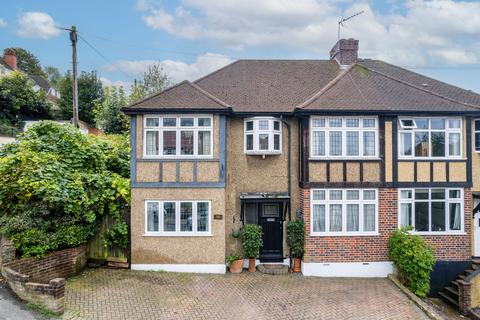 121 Commonwealth Road, Caterham, CR3 6LU