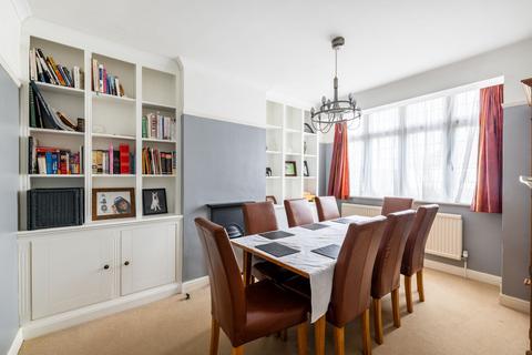121 Commonwealth Road, Caterham, CR3 6LU