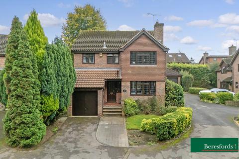 4 bedroom detached house for sale, Rosebay Avenue, Billericay, CM12