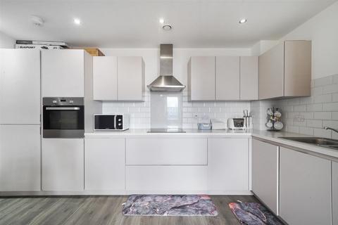 3 bedroom flat for sale, Pedley House, Barking Riverside IG11