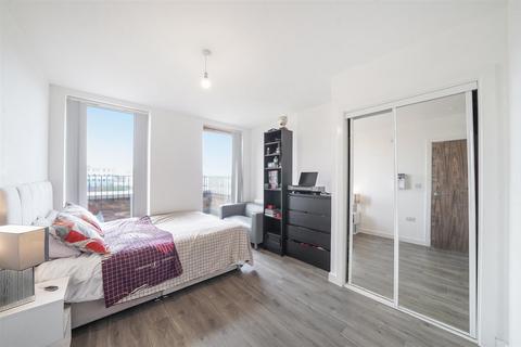 3 bedroom flat for sale, Pedley House, Barking Riverside, IG11