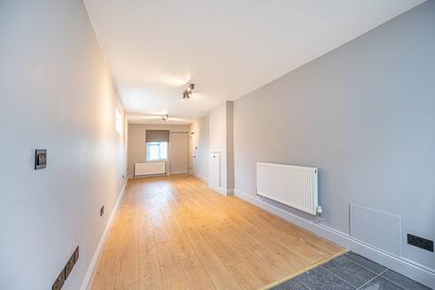 5 bedroom terraced house to rent, Prayle Grove, Brent Cross, London, NW2